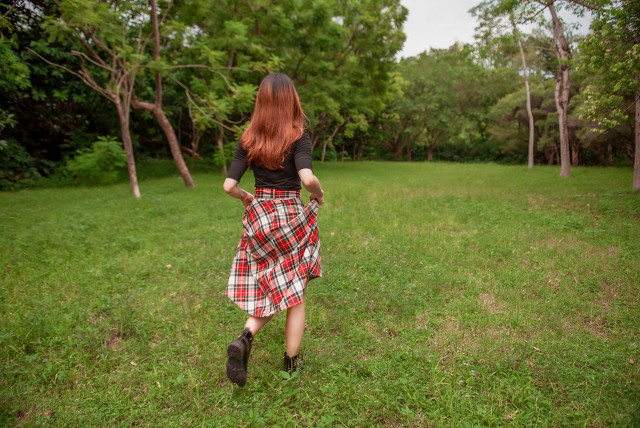 女子出轨男闺蜜5年，自述:他答应离婚娶我，但食言了，我后悔不已