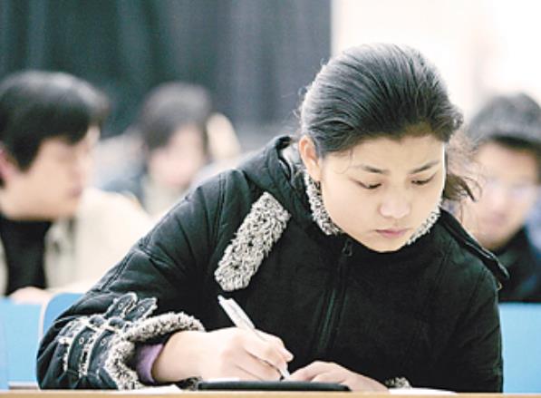 大学里出现英语“天花板”，学生感到食不下咽，安心吃口饭太难了