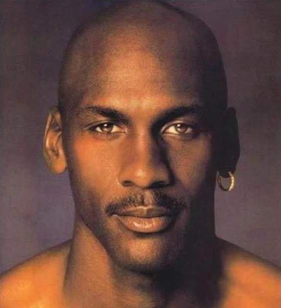 nba6大球员戴耳钉超霸气!科比戴的钻石最大)