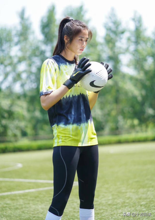 中国最漂亮足球女神(中国体坛中，有哪些女运动员颜值很高？最后一位如今38岁仍然单身)