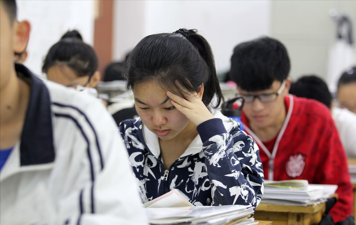 江苏35名学霸提前被清北录取，28人来自同一中学，为何如此优秀