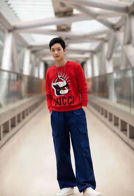 韩范女生穿篮球服图片(赖冠霖运动感十足!