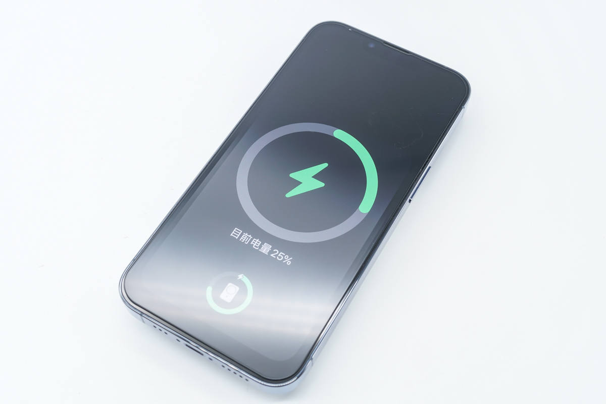 天干物燥小心火烛！苹果、华强北 MagSafe 行动电源横向对比