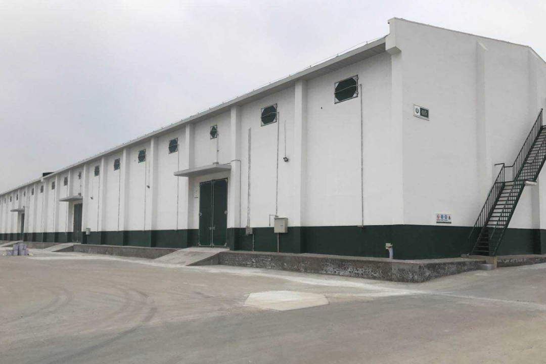 目前最常用的粮仓有高达平房仓,浅圆仓和立筒粮仓.