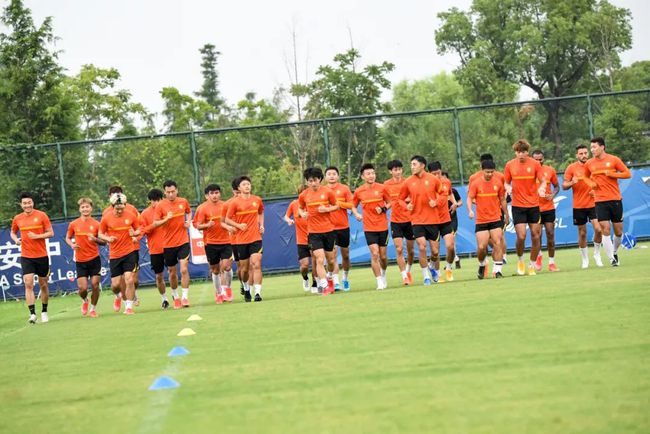 中超武汉对大连直（「英超狼队赞助商」中超联赛直播：武汉队vs大连人）-趣拿体育