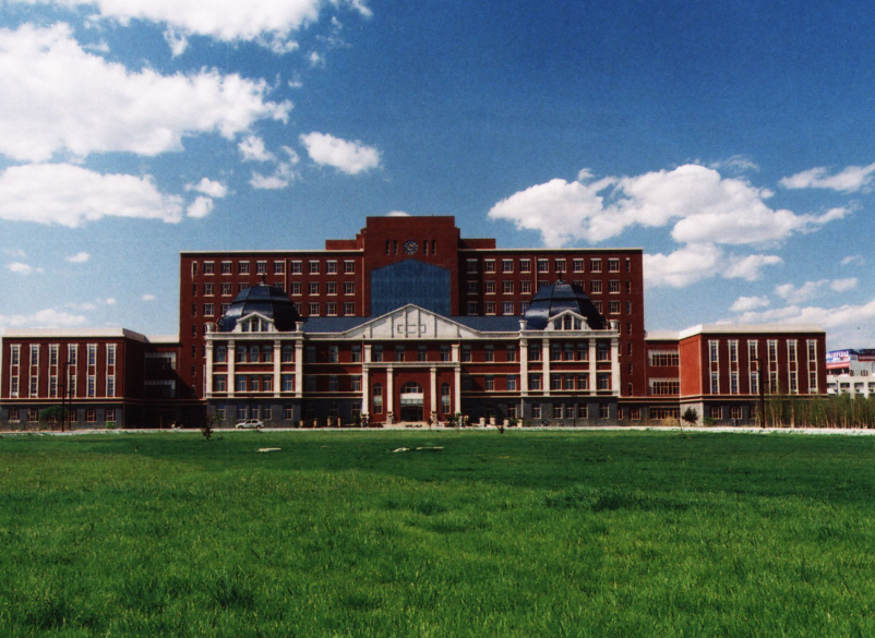 东北大学文法学院（这所大学以）