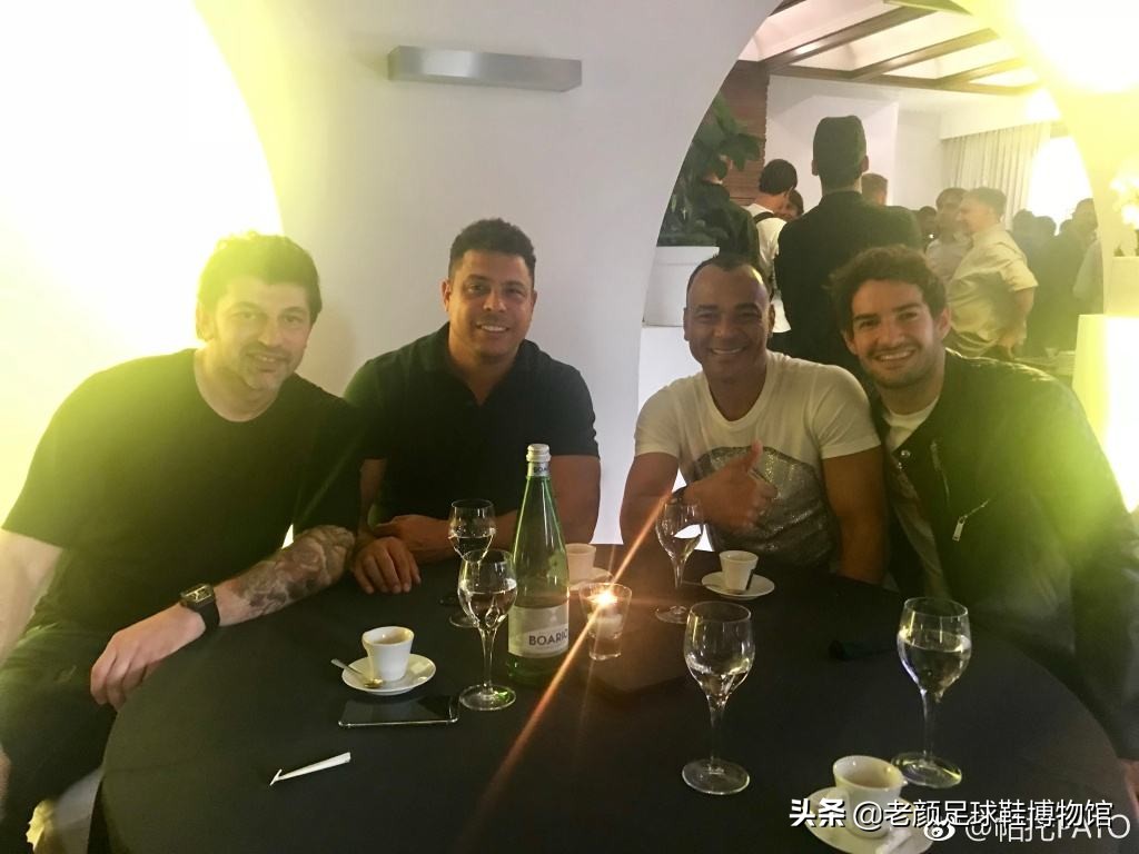 卡拉澤提供幫助（米蘭鐵衛(wèi)因弟弟被撕票從政救國，世界上足球踢的最好的副總理是他）