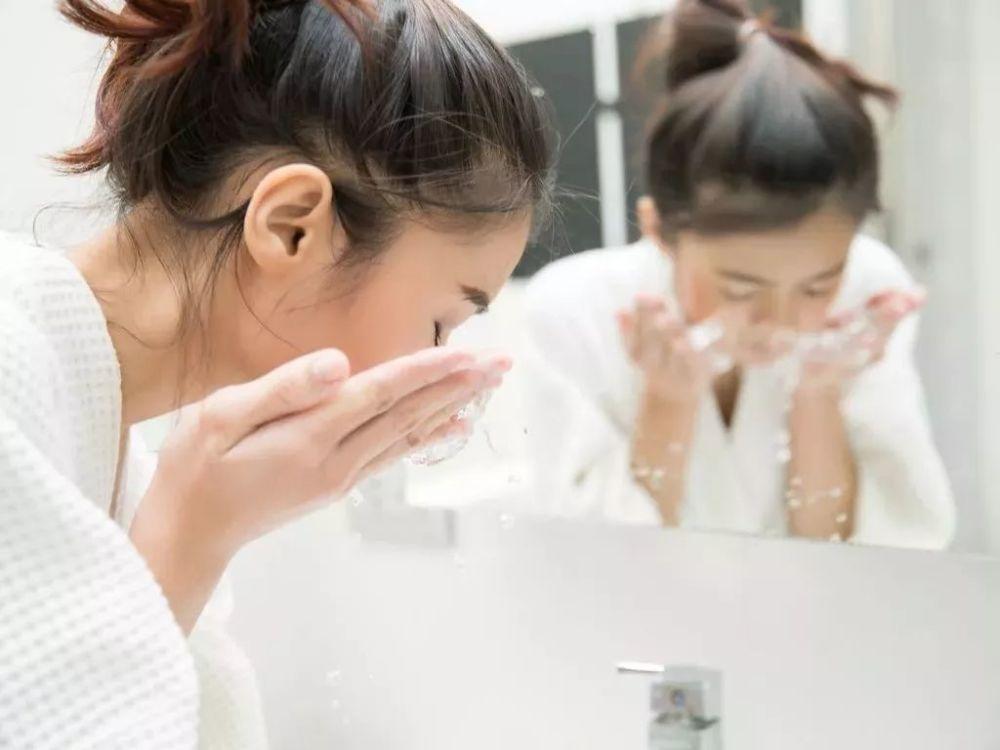 洗面奶要选对不选贵，瞧瞧这几款洗面奶，或许更适合你的肤质