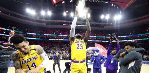 nba为什么撒粉(为什么詹姆斯喜欢在比赛前撒镁粉？很多球迷只知其一，不知其二)