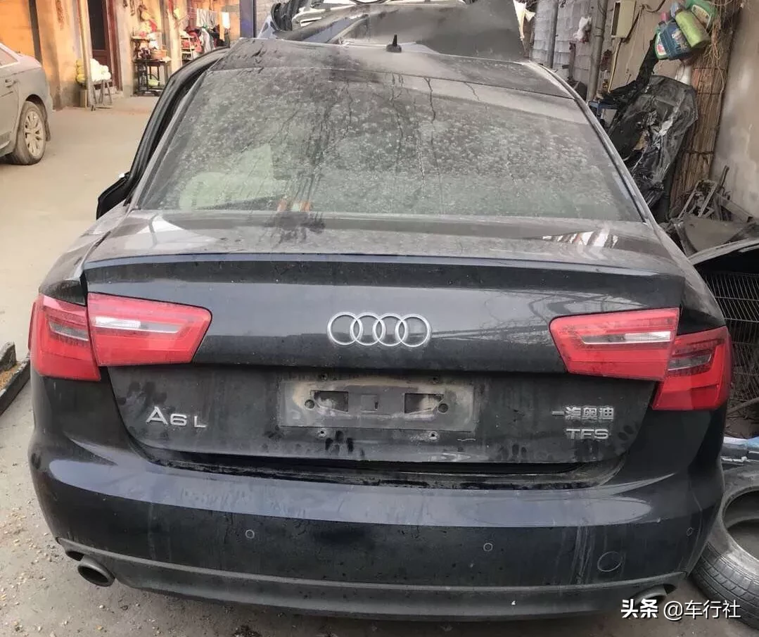多少钱收购划算？奥迪A6L 2.0T前脸事故，车顶被掀翻！