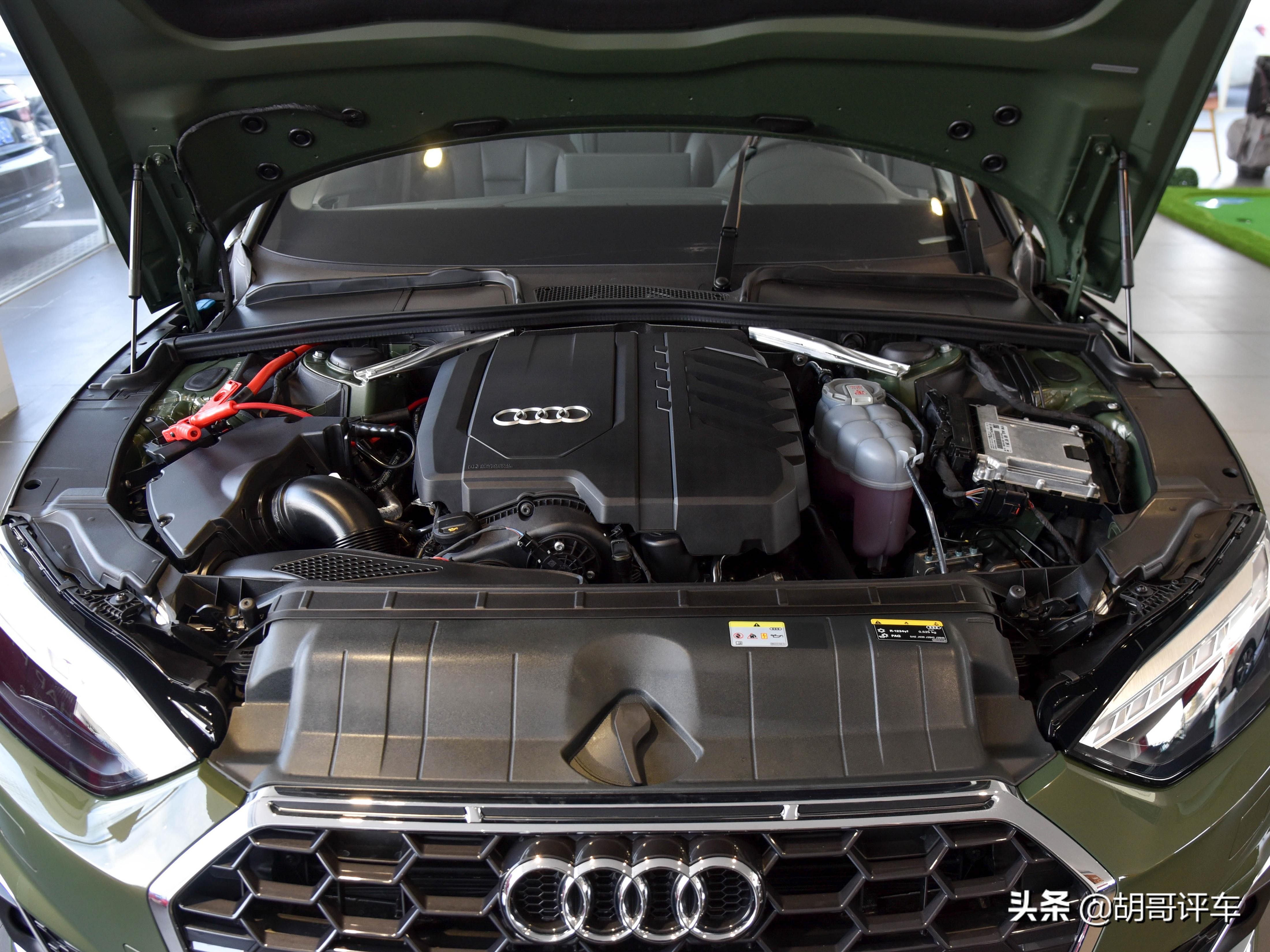 进口的奥迪轿车，舒适性不错外观更帅气，实拍奥迪A5