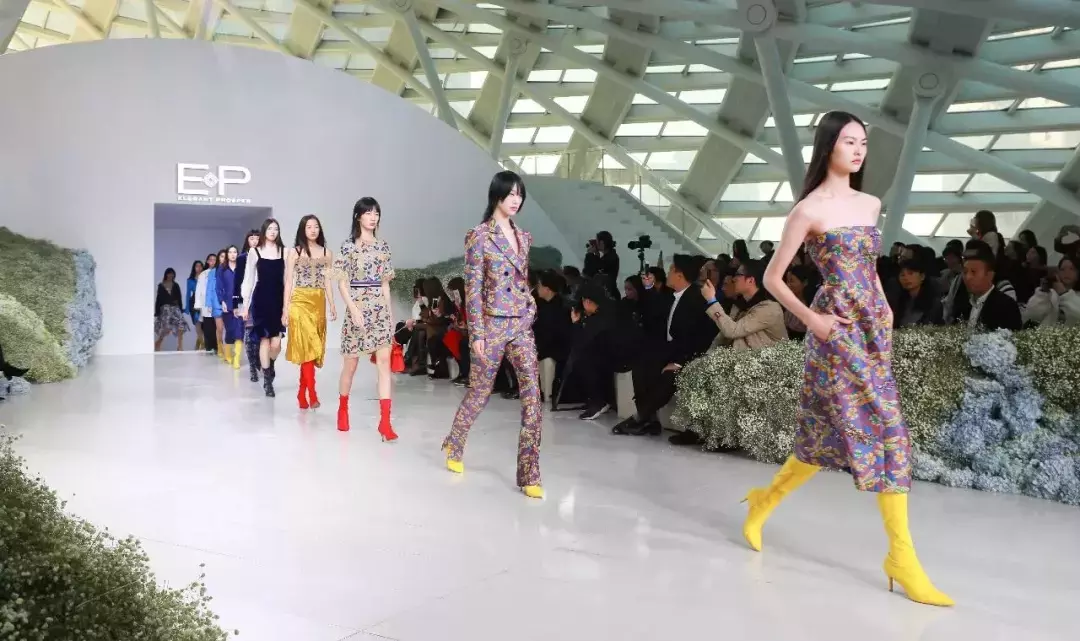 杜鹃为它代言2年，唐嫣、倪妮抢着穿，这个国产爱马仕到底牛在哪