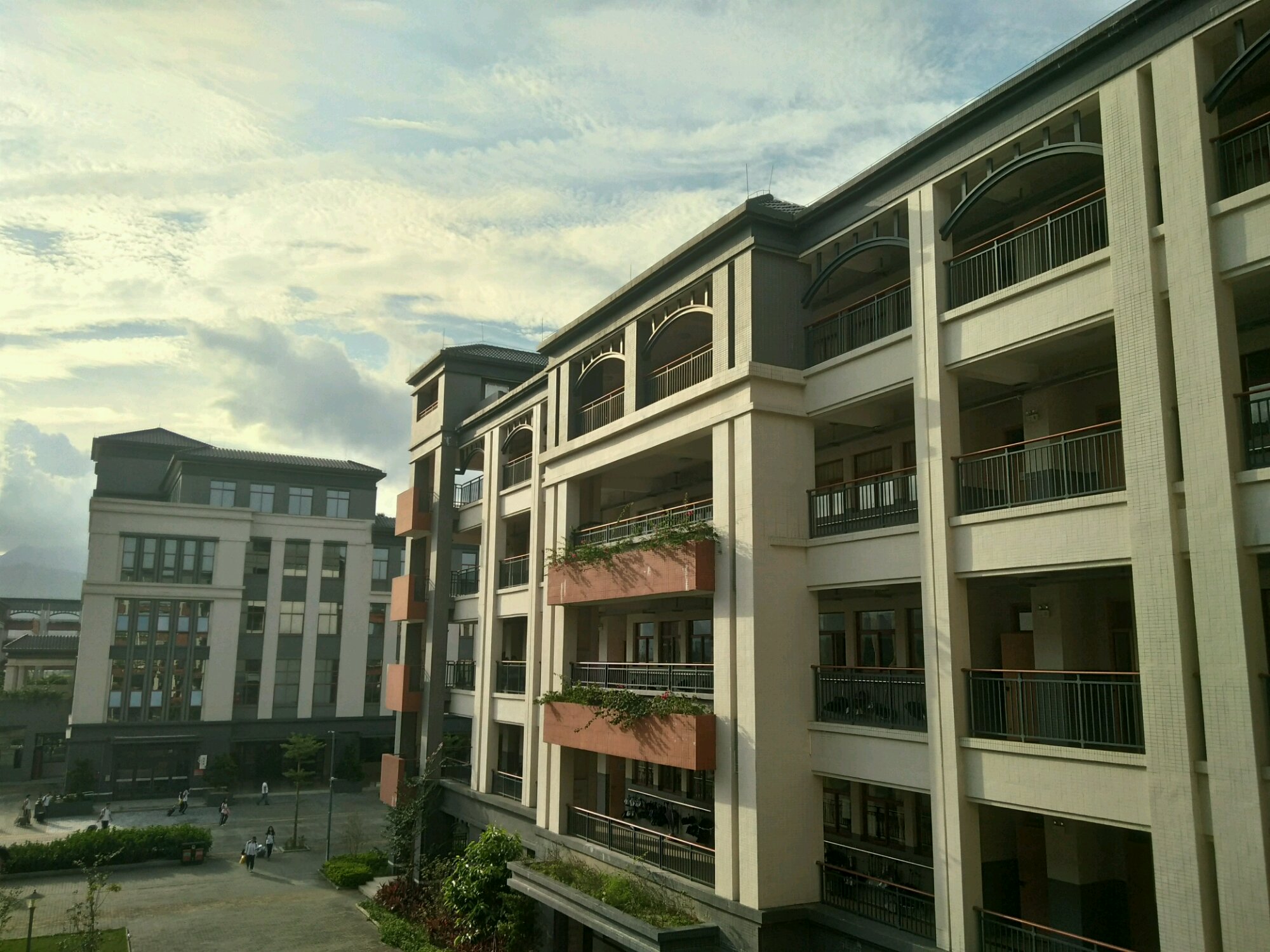 广东汕尾实力突出的三所高中，成绩昭昭在目，芝麻开花节节高