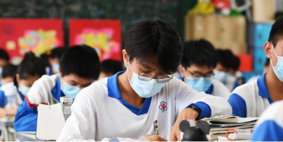 高考出成绩后才发现，住校和走读差别很大，家长：还好当初没选错