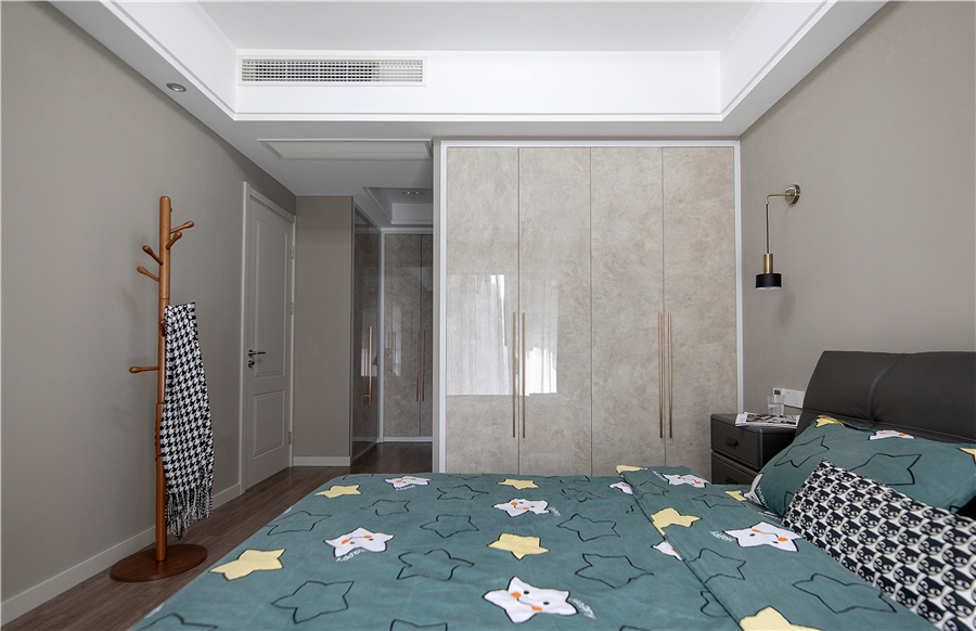 200㎡现代风设计，开放式厨房+餐厅+吧台，轻松自然的生活