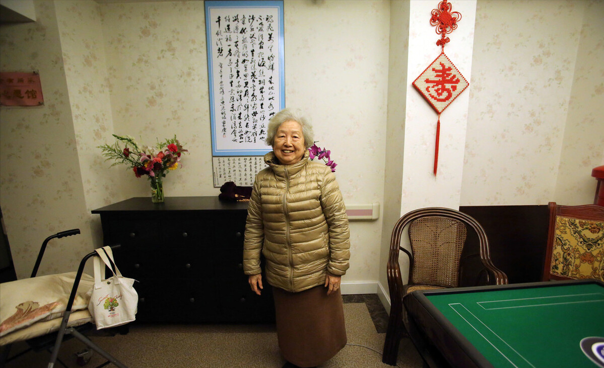 老人请保姆好还是住养老院好（一位老人在养老院的亲身经历）