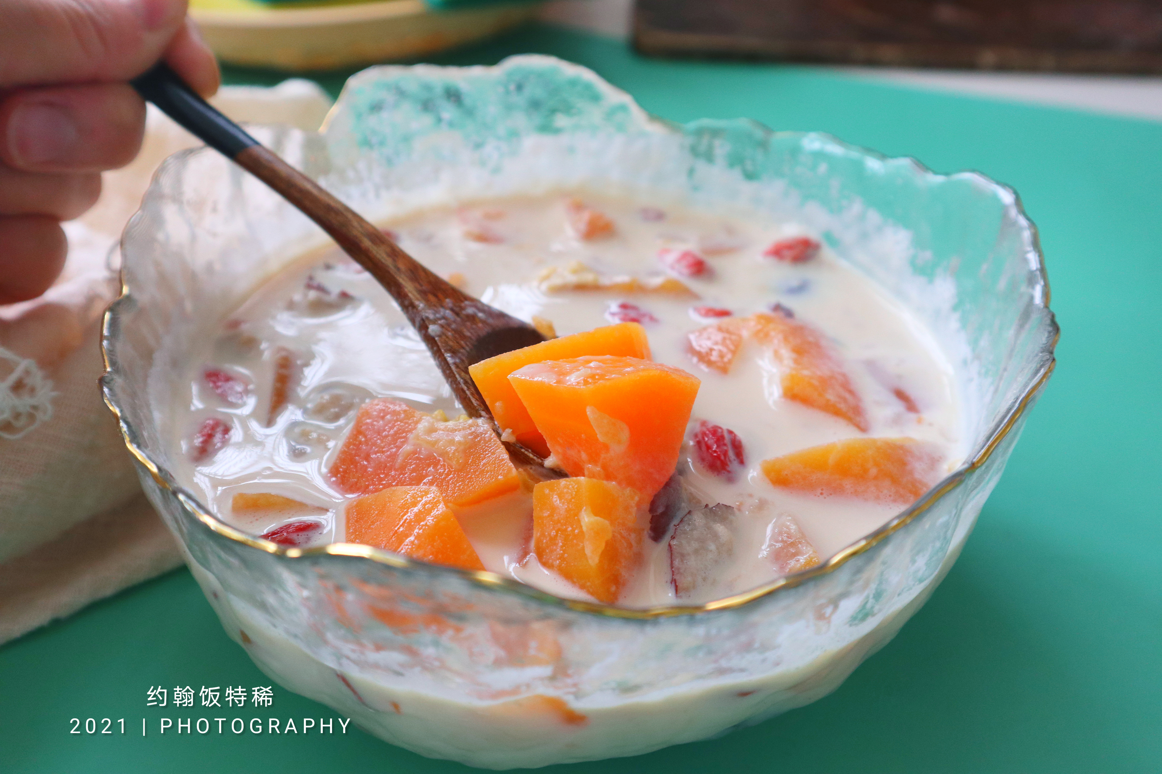 原来,牛奶和木瓜才是天生一对,放锅里简单一炖,营养翻倍又好喝