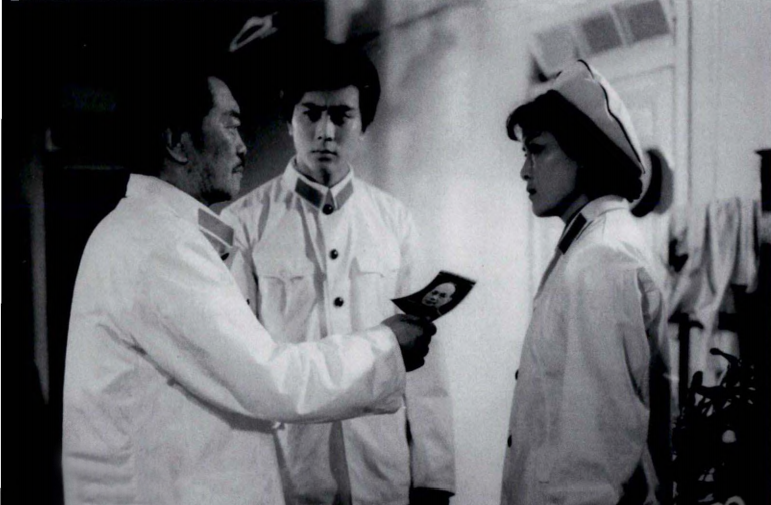 北影“男神”卢君：与女神陈肖依离婚30年后，年逾60今如何？