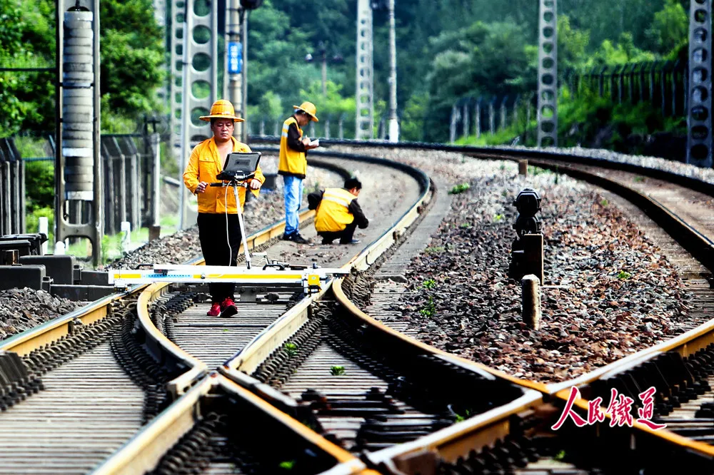 秋之风笛，述说︱铁路人，立秋