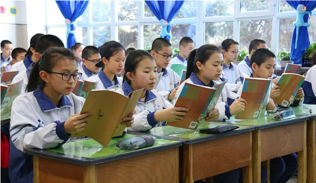 刻在学生骨子里的课文，一句唤起无数共鸣，听到仿佛回到学生时代
