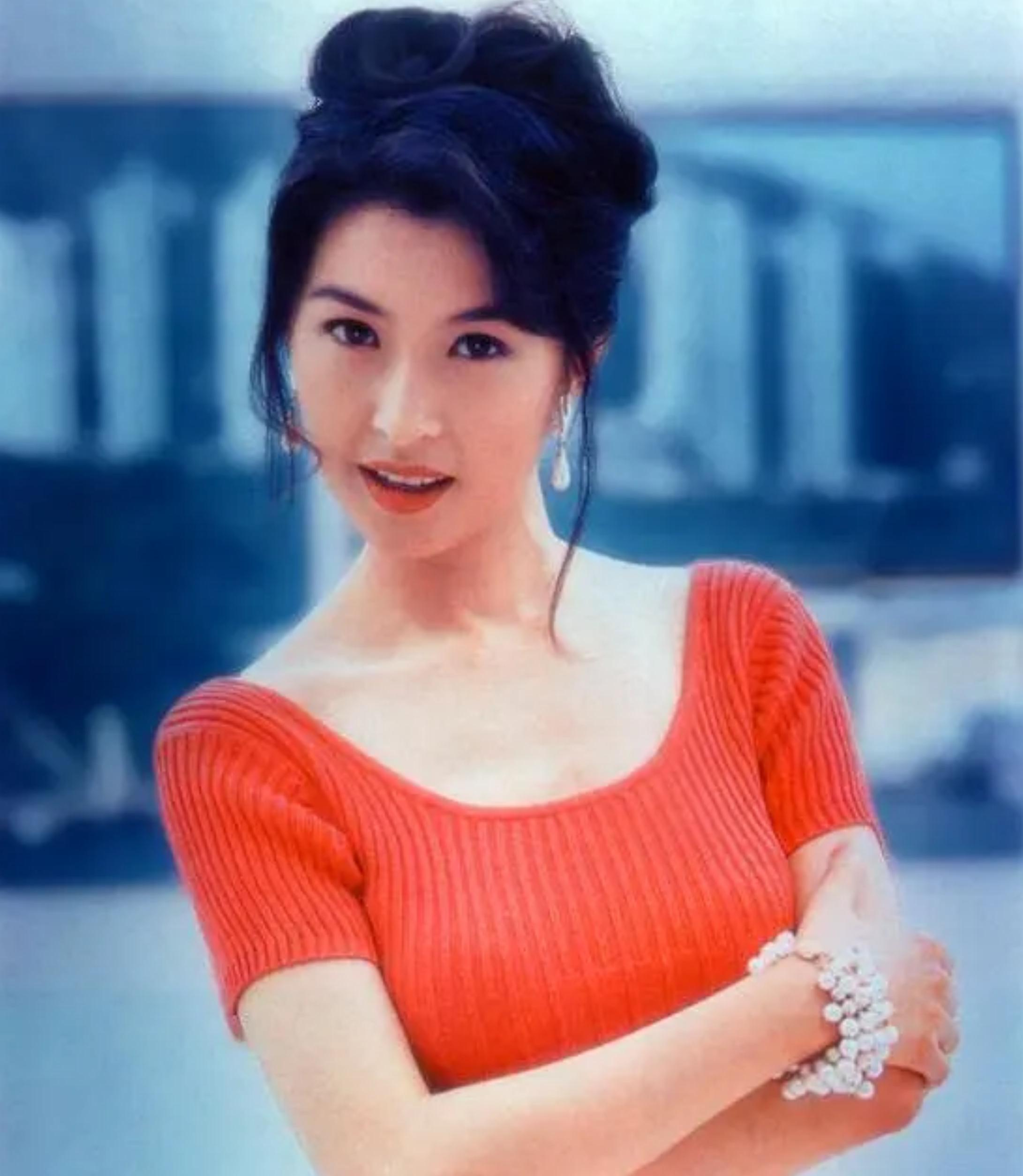 情史干净的10位女星，各有各的浪漫，有人已与丈夫相爱38年