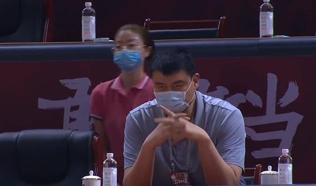 为什么nba不在晚上播出（NBA重启！央视依旧不直播，15亿转播商首日直播2场，最早凌晨3点）