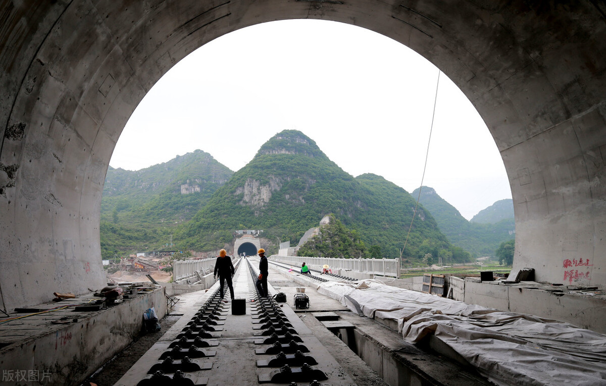 古长城下任驰骋——铁道兵70年代初期抢建京原铁路纪实