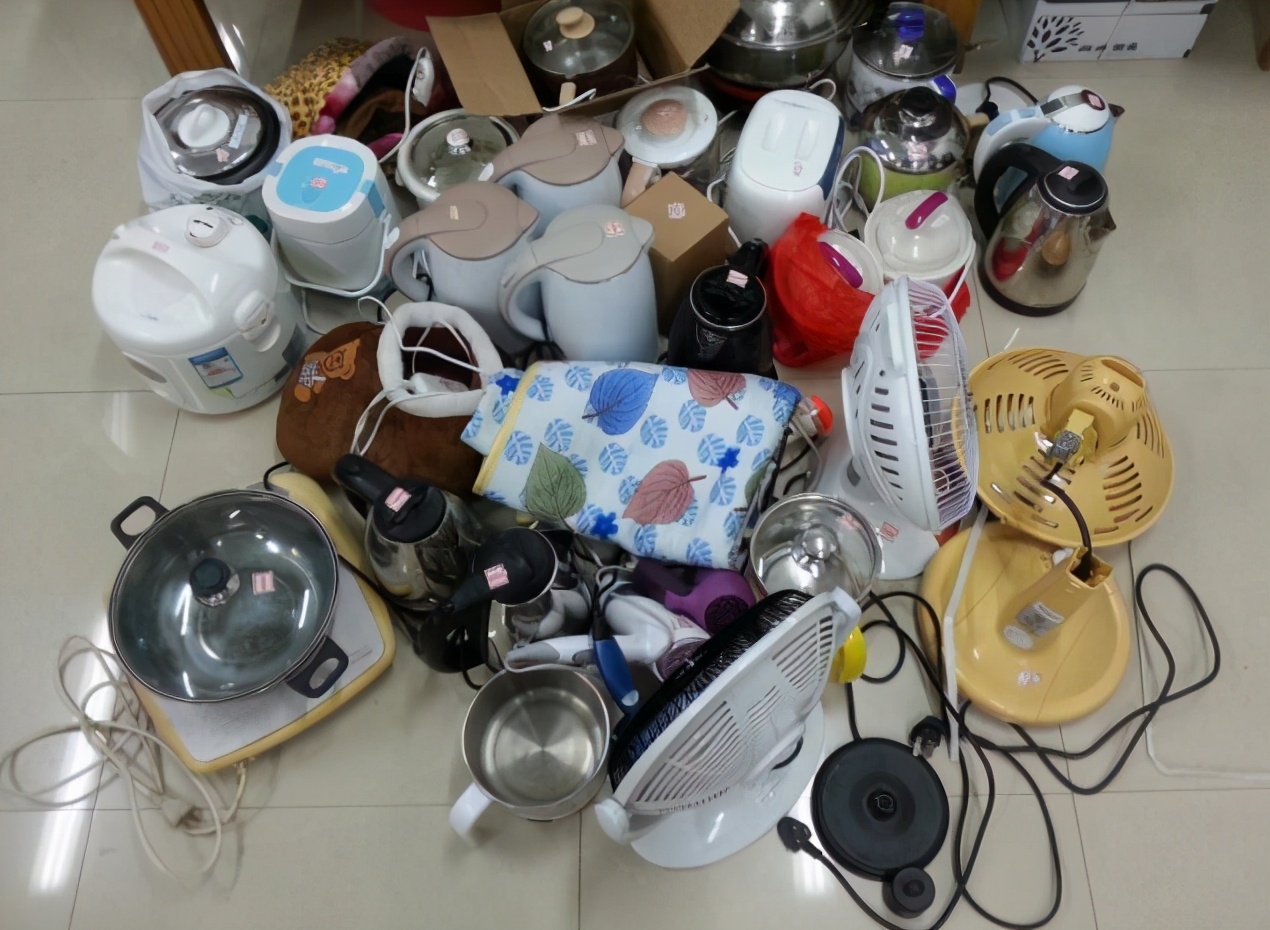 宿舍太热又没空调怎么办？忍了文理科生，美术生这招让人憋不住笑