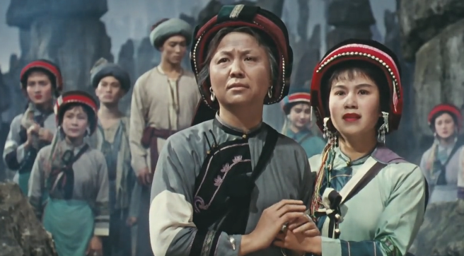 她是与刘三姐齐名的电影角色,上映55年,至今经典