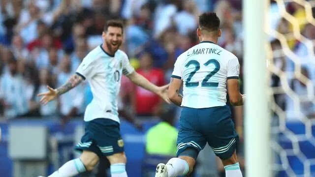 阿根廷输委内瑞拉(美洲杯复盘：阿根廷2-0淘汰委内瑞拉，斯卡罗尼团队战术收奇效)