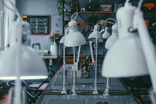 手工皮具基础班：工艺、工具、皮料、版型我们应该从哪开始学习