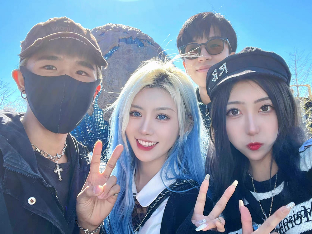 四川传媒学院“校花”走红，身材颜值不输明星，而且还如此优秀