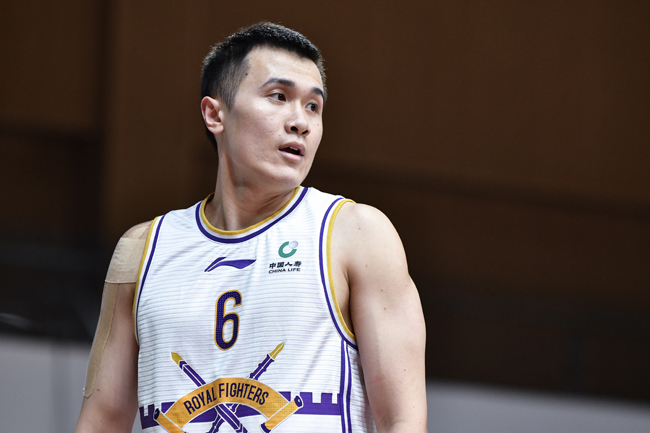 北控男篮张帆是哪里人(北控全队为"大人物"庆生,25岁张帆悄然间已成