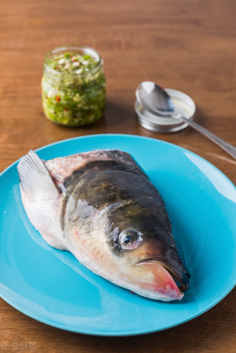 鳙鱼图片(花鲢和白鲢有什么区别) - 赤虎壹号