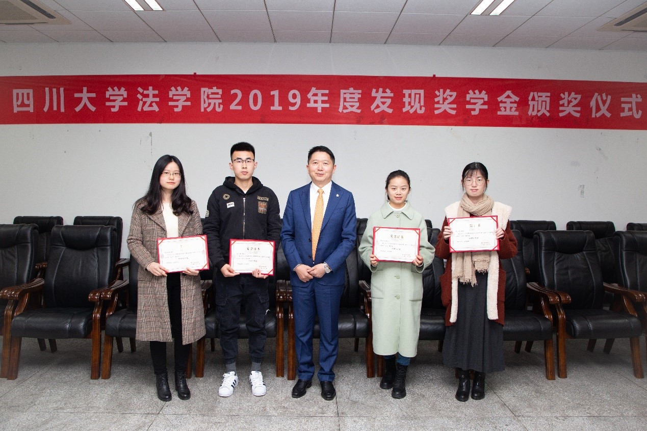 大一新生，每个月给多少生活费合适？1500元够吗？