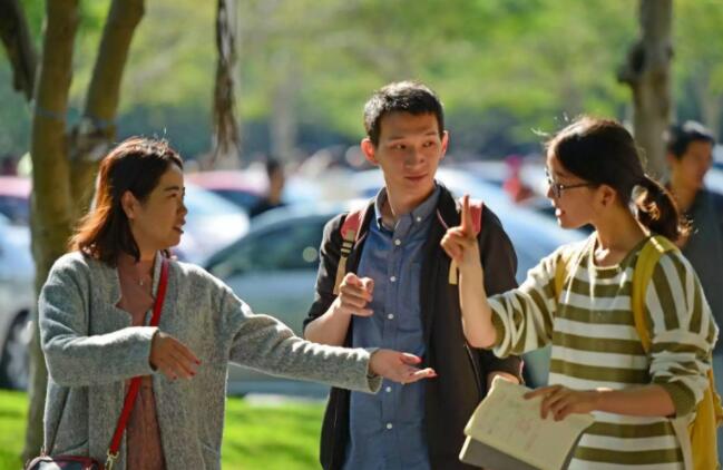 2021高考报考指南：毕业就是外交官的“小语种”专业，想试试吗？