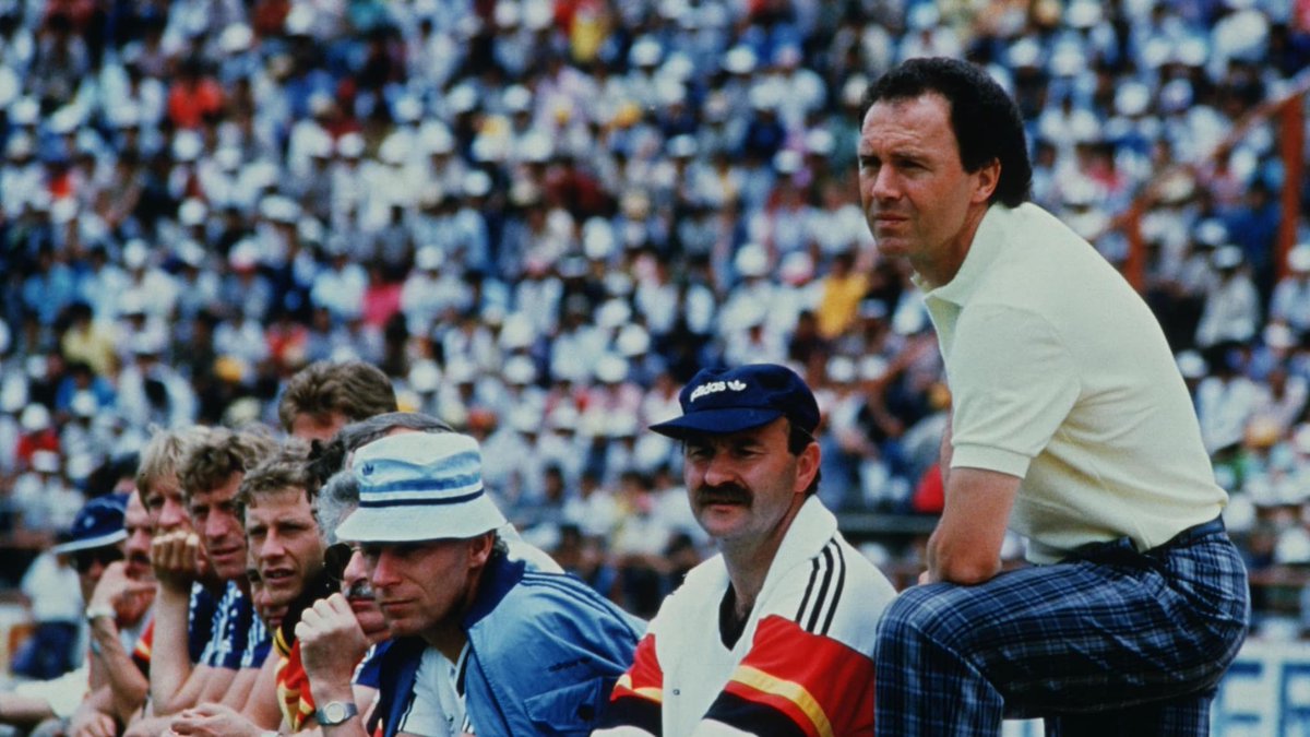 贝肯鲍尔拿过世界杯么（3冠军、3亚军、1季军、1四强，球员+教练的贝肯鲍尔无愧足球皇帝）