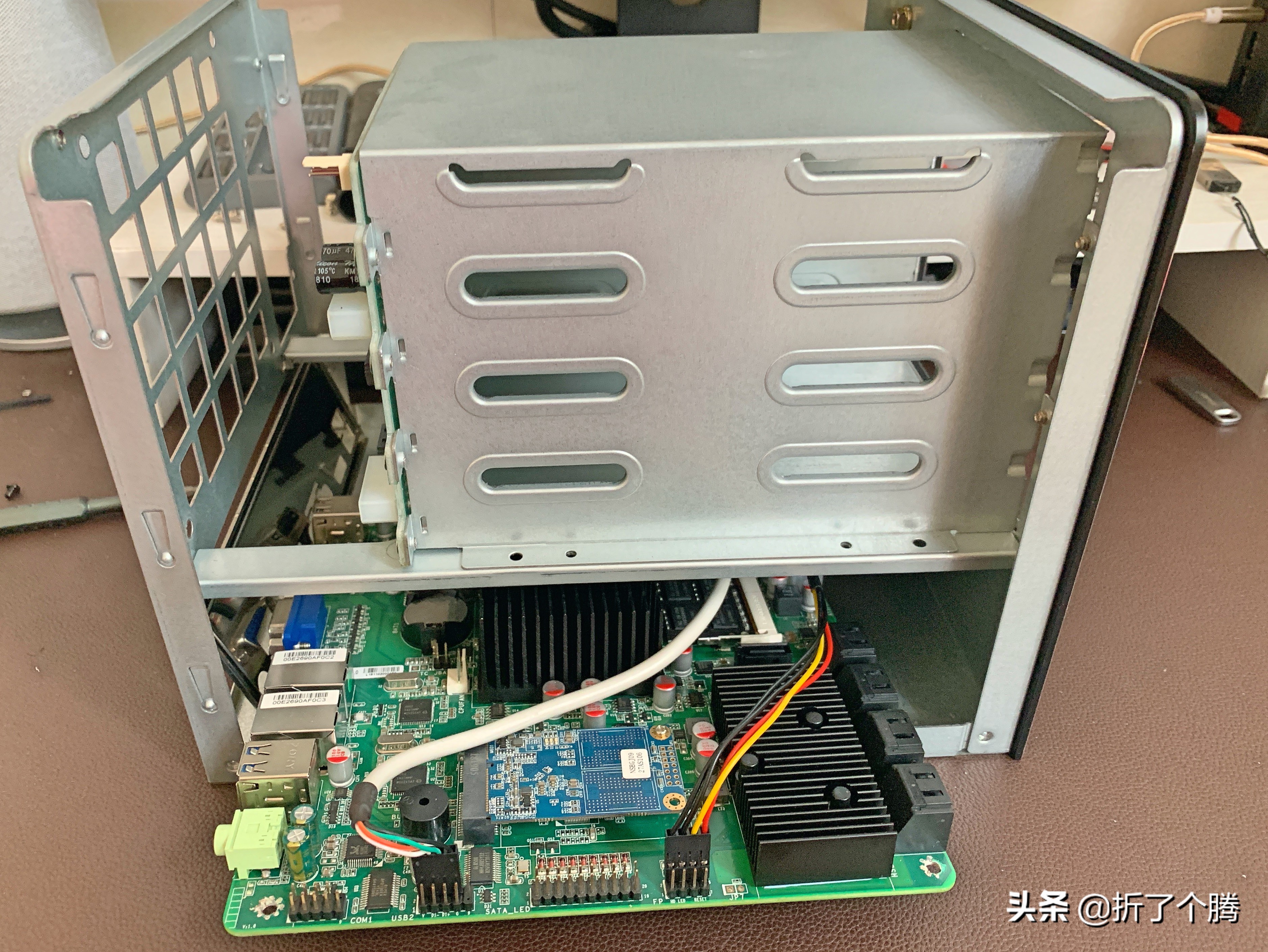 开车矿机测评 蜗牛星际D 双千兆 宰相版 J1900+4G+60G 9个SATA口
