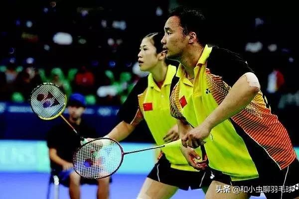 乒乓双打跑位口诀（羽毛球双打千万不能死记规则，打起来会跑位补位才是重点）