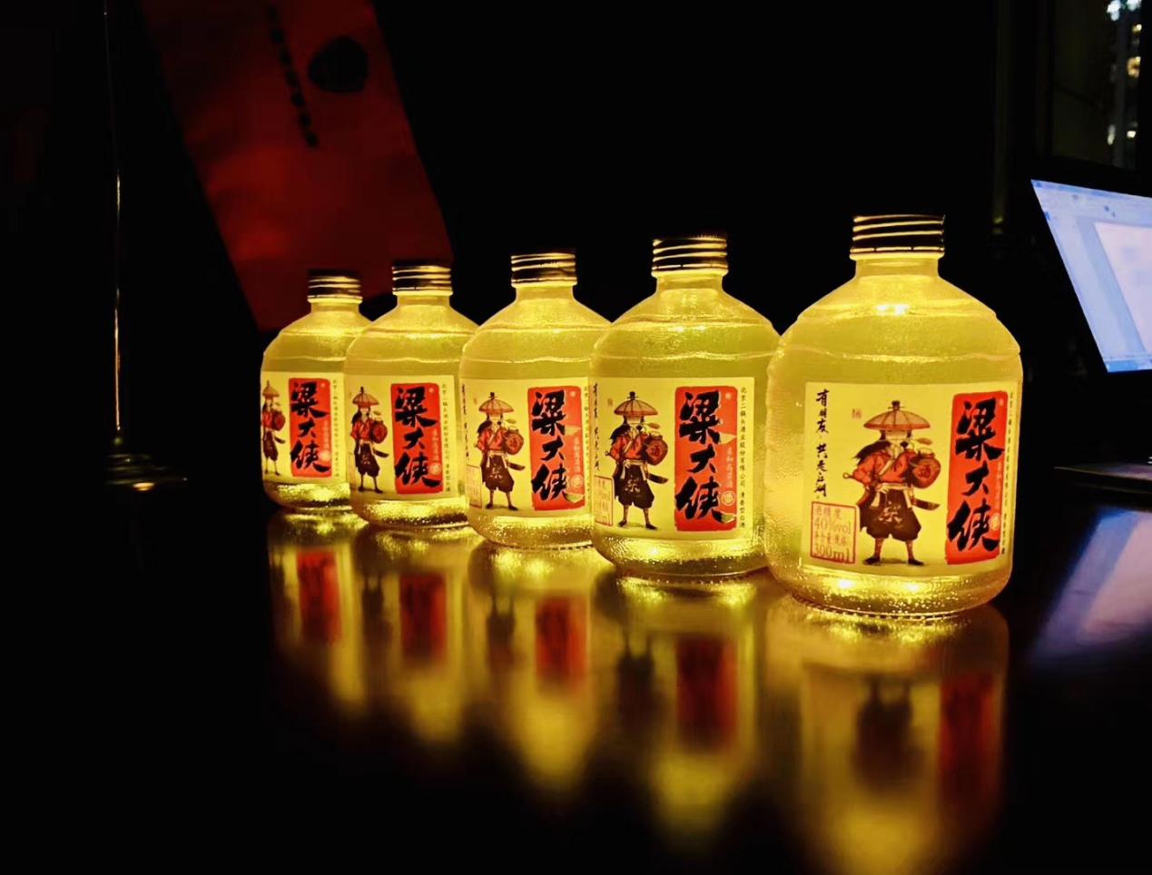 放弃百万年薪，两年估值过5亿，这个80后缔造了一个侠客江湖