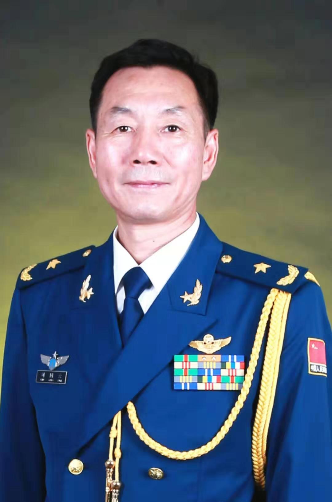 中央4台今日关注主持人有哪些（前方高能！《今日关注》今晚迎来人民空军重量级嘉宾 你猜是谁？）
