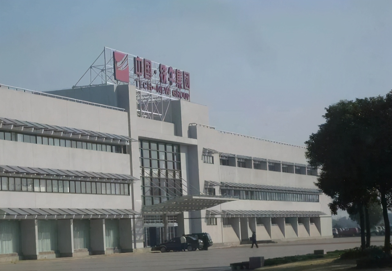 汽车界的coser，五金厂发家，抄袭保时捷，神车众泰之死