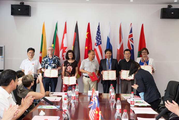 英、美、法、澳等多国专家学者抵达湖北，纷纷与这所大学建立合作