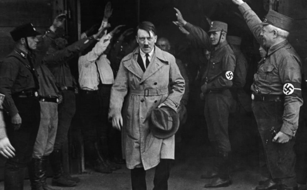 希特勒屠杀犹太人的根本原因是什么呢
