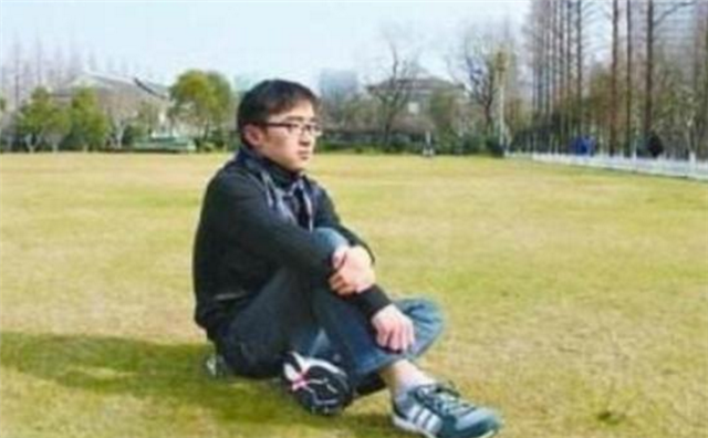 复旦大学学霸袁涛：3次怒怼母校后，换来了一张“退学决定”