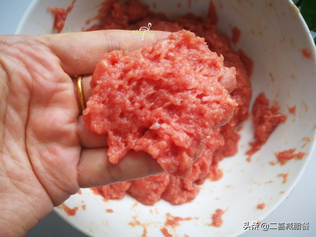 减肥菜谱:手工纯牛肉丸子,无添加无防腐剂,纯牛肉安全又低脂