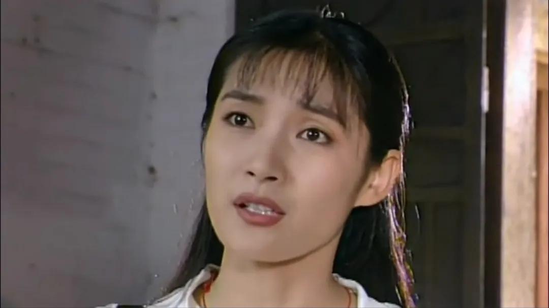 《白眉大侠》让李婷一举成名,并且在1996年还跟何伟,王奎荣主演了