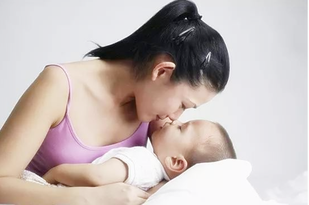 哺乳期再次怀孕，这母乳是断还是不断？‍大宝和二宝要同时兼顾