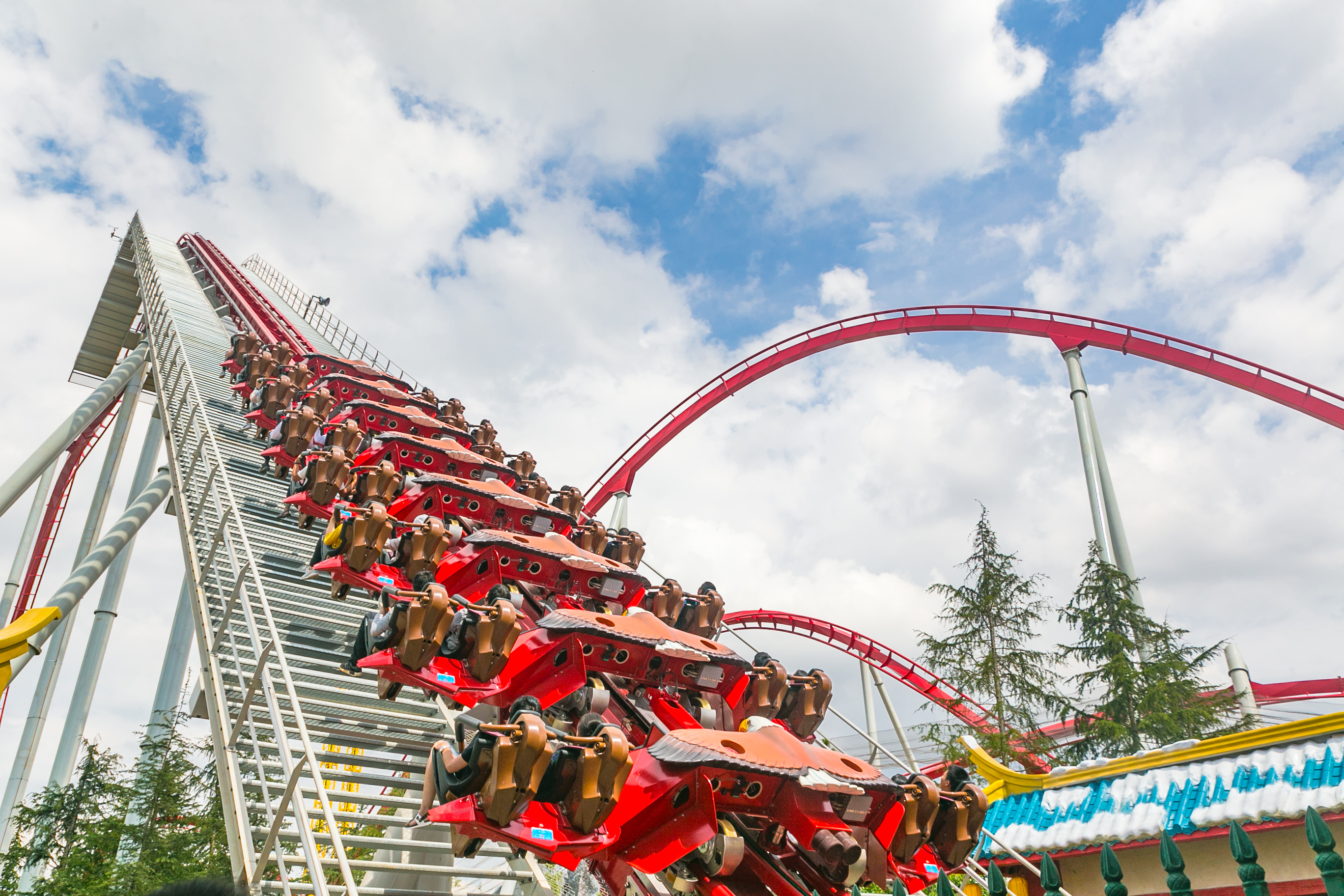 昆明各大学城至七彩云南欢乐世界景区直通车已开通！