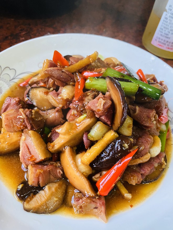教你18道美味鸭腿做法，鲜嫩多汁，香到流口水，一家老小都爱